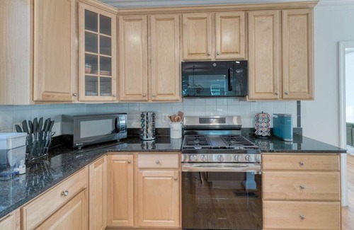 Arlington Casa | 6548 35th Street · Luxurious*KingBeds*PrvBackyard*Jacuzzi*Park4