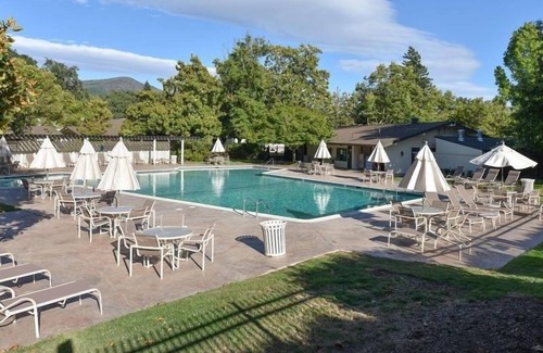 Napa Condominio | 656 S At Silverado 1 Bedroom Condo by RedAwning