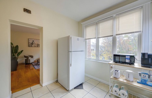Longwood Apartamento | 65inTV:Free Parking:Longwood:King Bed:Full Kitchen