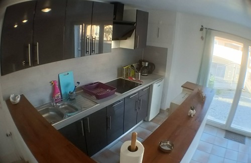 Villeneuve-les-Beziers Apartamento | 65m² air-conditioned apartment with swimming pool in quiet residence