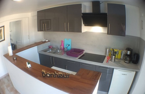 Villeneuve-les-Beziers Apartamento | 65m² air-conditioned apartment with swimming pool in quiet residence