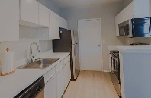 Milwood Casa | 66) Entire Condo close to Downtown!