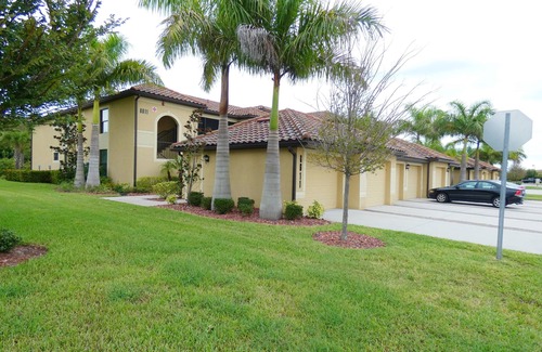 Bradenton Casa | 6611 Hermosa veranda cerca de la piscina