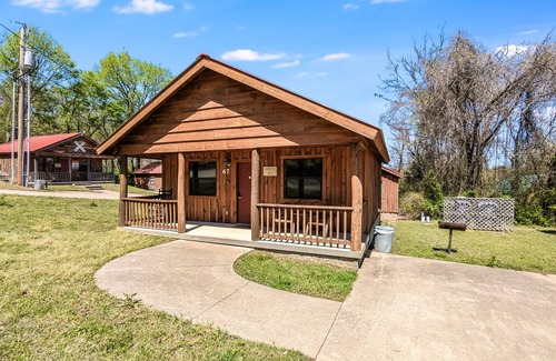 Mountain View Cabina | #67 Pinewoods Cabin: Gentle Ben
