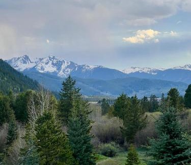 Keystone Casa | 67 W Hanson Road - Après-ski Summit Vista Retreat by Summit County Mountain Retreats