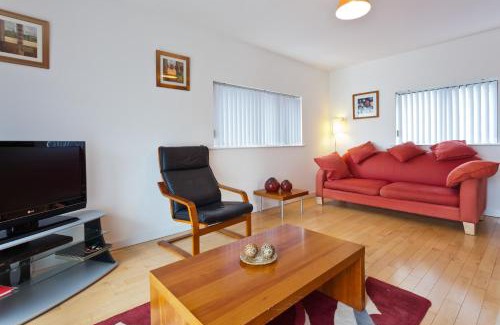 Bangor Apartamento | 6a Cedar Grove