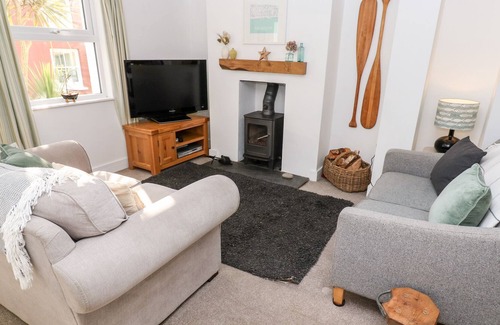 Mylor Bridge Casa | 6A LEMON HILL, pet friendly, with open fire in Mylor Bridge
