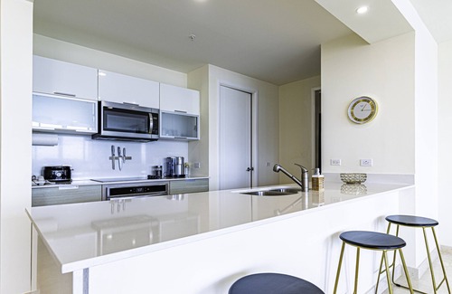 Playa Bonita Village Apartamento | 6B Exclusive Oceanfront Retreat,High-End Apartment