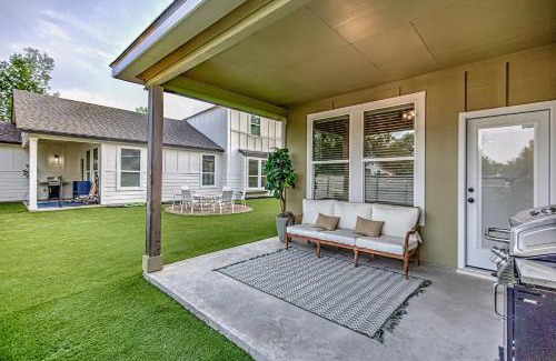Cottonwood Shores Casa | 6BD Retreat for 14 with Fire Pit Patio & Lake Access
