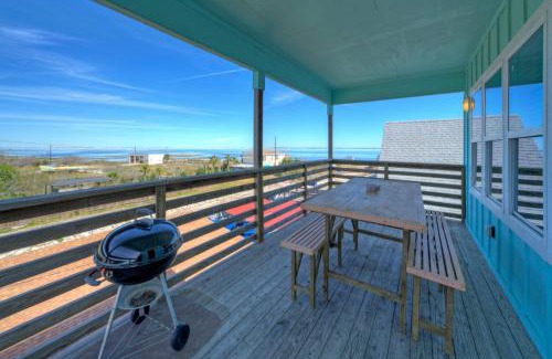 Flour Bluff Casa | 6BDR Bay Haven w Shared Waterfront Pool Boat Dock Keeper Trout by AvantStay