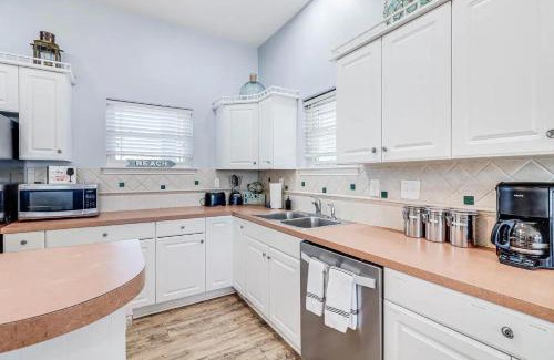 Sand Point Casa | 6BDRM Beach Home - Oceanviews - Recently Renovated - Shared Pool & HotTub