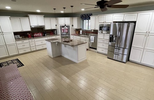 Reed Creek Casa | 6BR/4.5BA lakefront house with private dock - sleeps 14+