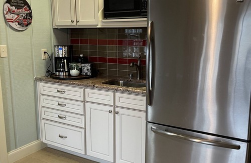 Reed Creek Casa | 6BR/4.5BA lakefront house with private dock - sleeps 14+