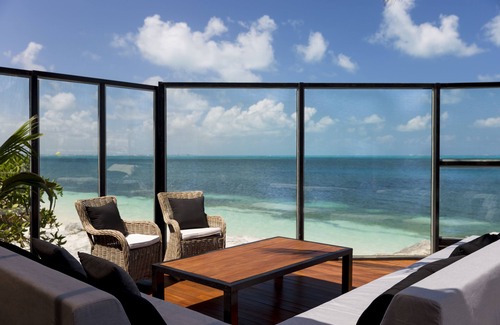 Zona Hotelera Villa | 6BR Beachfront Villa in Cancun Hotel Zone