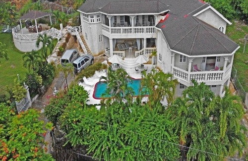 Fryers Well Villa | 6BR Charming Beachfront Villa w/ Pool and Staff