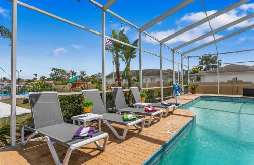 Tampa Casa | 6BR Family Escape-Pool Sport Courts Game Room