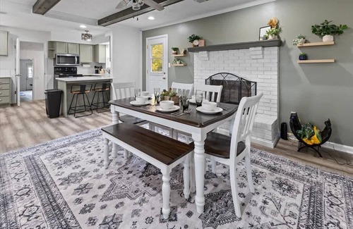 Westfield Casa | 6BR Family Home by Grand Park