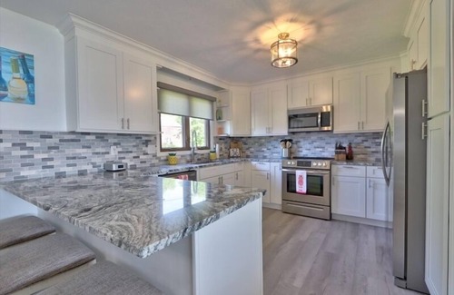 Town of Varick Casa | 6BR Lake House | FLX Wine Trail | Hot Tub | Dock