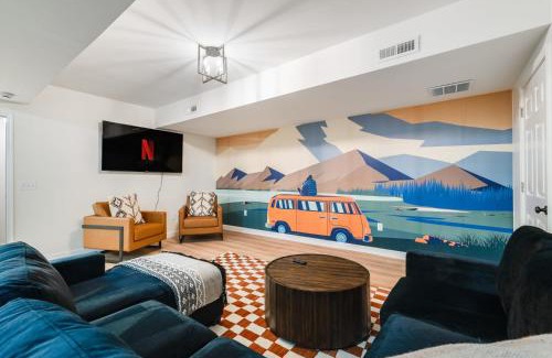 Massanutten Casa | 6br Luxe Cabin Sleeps 16 Hot Tub & Pool Table