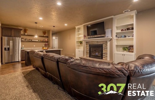 Powell Casa | 6BR Luxury Home w/Theatre, Sports Court & Only 20min from Cody