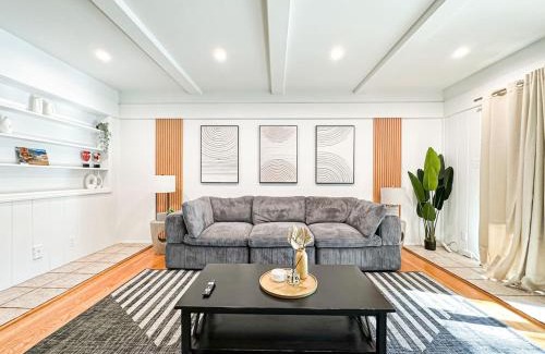 Burbank Casa | 6BR Pool Escape for Friends and Family - LOU1 - BUR