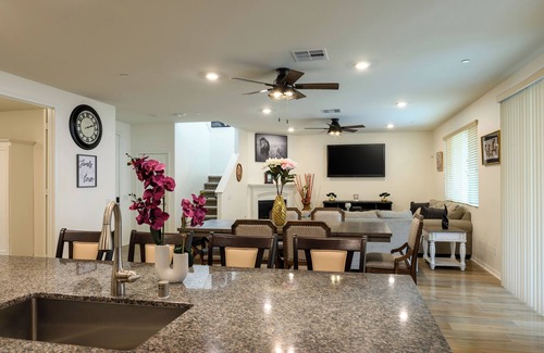 Winchester Casa | 6BR Pool Villa w/ BBQ - Near Wineries & Hot Air Balloon Rides