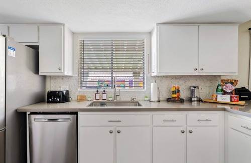 Homestead I HOA Casa | 6BR Retreat w/Heated Pool & Games | Phoenix Area | Sports Fun Nearby