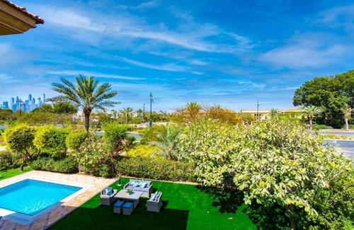 Jumeirah Park Villa | 6BR Villa, Private Pool and BBQ Area, Jumeirah Island