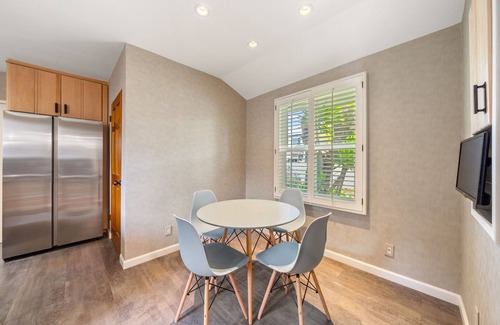 Pico - Robertson Casa | 6BR Villa with Pool, Jacuzzi & Game Room, Walk to Rodeo Drive