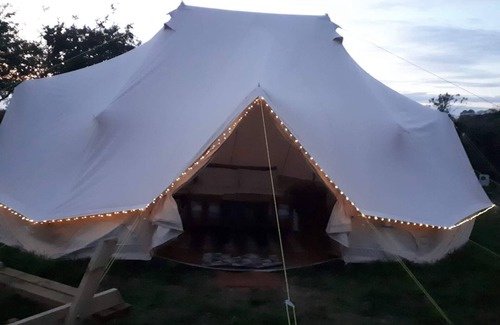 Saltburn-by-the-Sea Cabina | 6m Emperor tent, near Whitby, with log burner