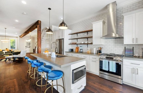 Lawrenceville Casa | 6min to Pittsburgh Zoo,Pet Friendly,Near Butler St