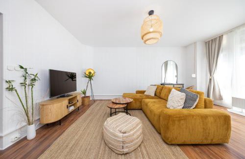 Pankow Apartamento | 6P Apt, Central, Family Friendly, Fast Internet, Work Station, Washer, Parking