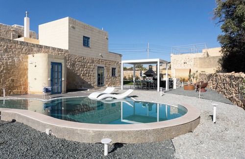 Zejtun Villa | 6Teen: Your New Modern Getaway