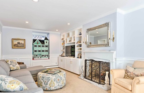 Finesville Villa | 7-Acre Stone Manor w/ Pool + Hot Tub Built in 1787