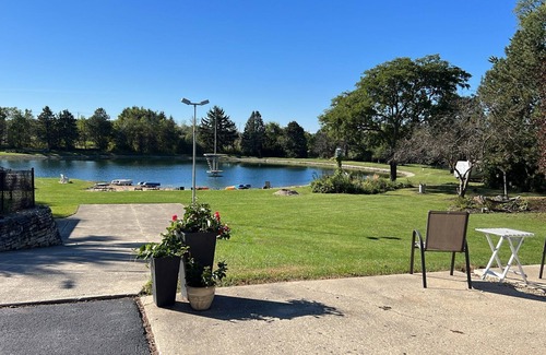 Union Grove Casa | Entire Place 7 acres - Ponds, Kayak, Boat Paddling, Fishing