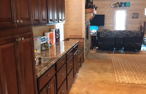 Higden Cabina | 7 Bed 2 Bath walk to the lake