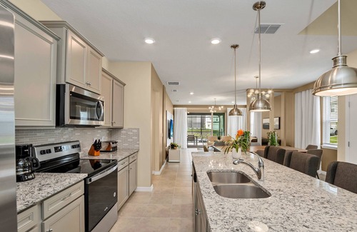 Kissimmee Alquiler De Eote | 7 BED | 5.5 BATH Amazing Villa Gamesroom & POOL 1806Summer