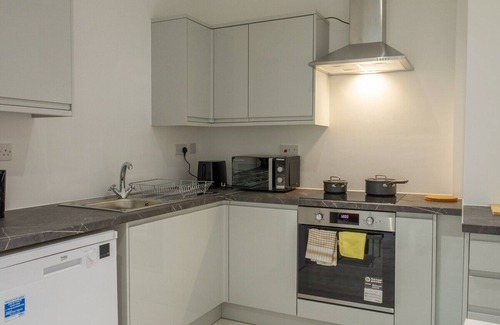 Harrow Casa | 7 Bedroom 6.5 Bathroom House 2 Parking Quick tube to Central London