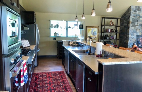 Somers Cabina | 7 Bedroom 9 Bed 5 Star 20 Acre Estate 7 Bathrooms, Remarkable Lake Views,Privacy