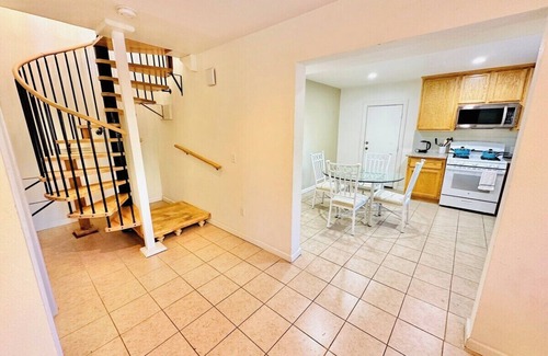 Northeast Reno Casa | 7-bedroom/9TVs/sleeps21