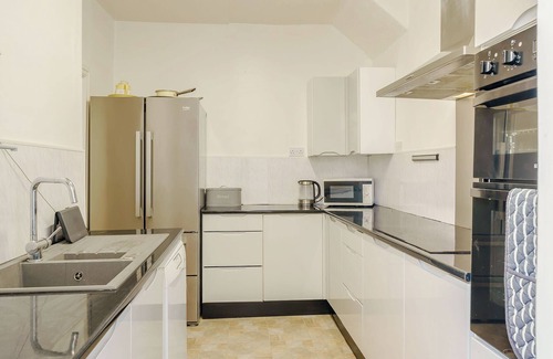 South Shore Cabaña | 7 bedroom accommodation in Blackpool