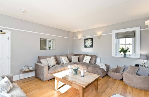 Hurdlow Otro | 7 bedroom farmhouse, nestled in a quiet hamlet near to Buxton and Bakewell.