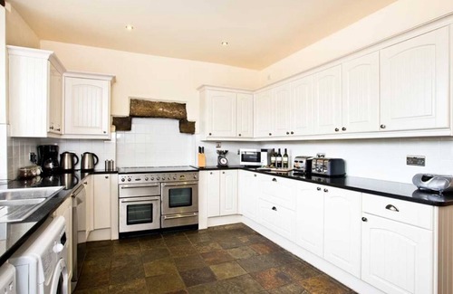 Hurdlow Otro | 7 bedroom farmhouse, nestled in a quiet hamlet near to Buxton and Bakewell.