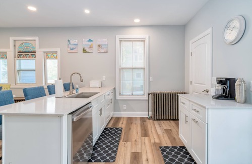 Cape May Court House Casa | 7 Bedroom | Pool | Volleyball | Beach | Restaurants | Bars