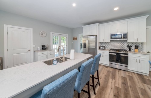 Cape May Court House Casa | 7 Bedroom | Pool | Volleyball | Beach | Restaurants | Bars