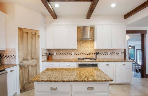 Austin Casa | 7 Bedroom | Sleep 26 | Pool | Hot Tub | Pool Table