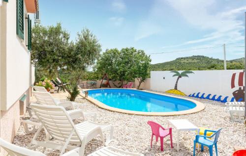 Rudine Casa | 7 Bedroom Stunning Home In Kastel Novi
