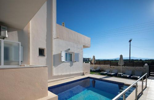 Skaleta Casa | 7 bedroom villa with pool, 700m from the beach!
