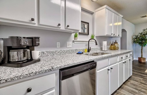 Huntcliff Casa | 7 beds~10 mins to Ft Jackson!