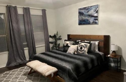 San Antonio Casa | 7-BR, H. Thea., near attrns -St2